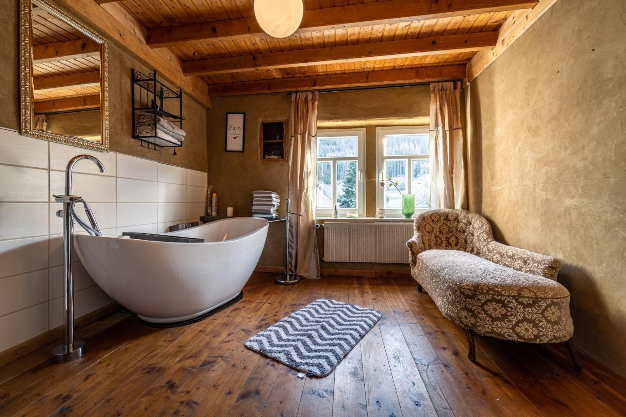 Historisches Zur Linde Apartment Hausten